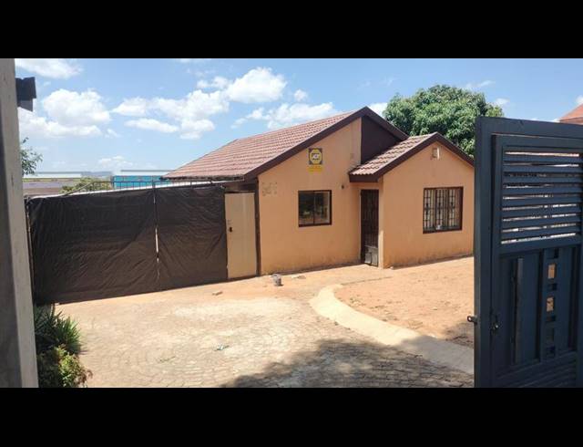 3 BEDROOM HOUSE FOR SALE IN MARLBORO GARDENS